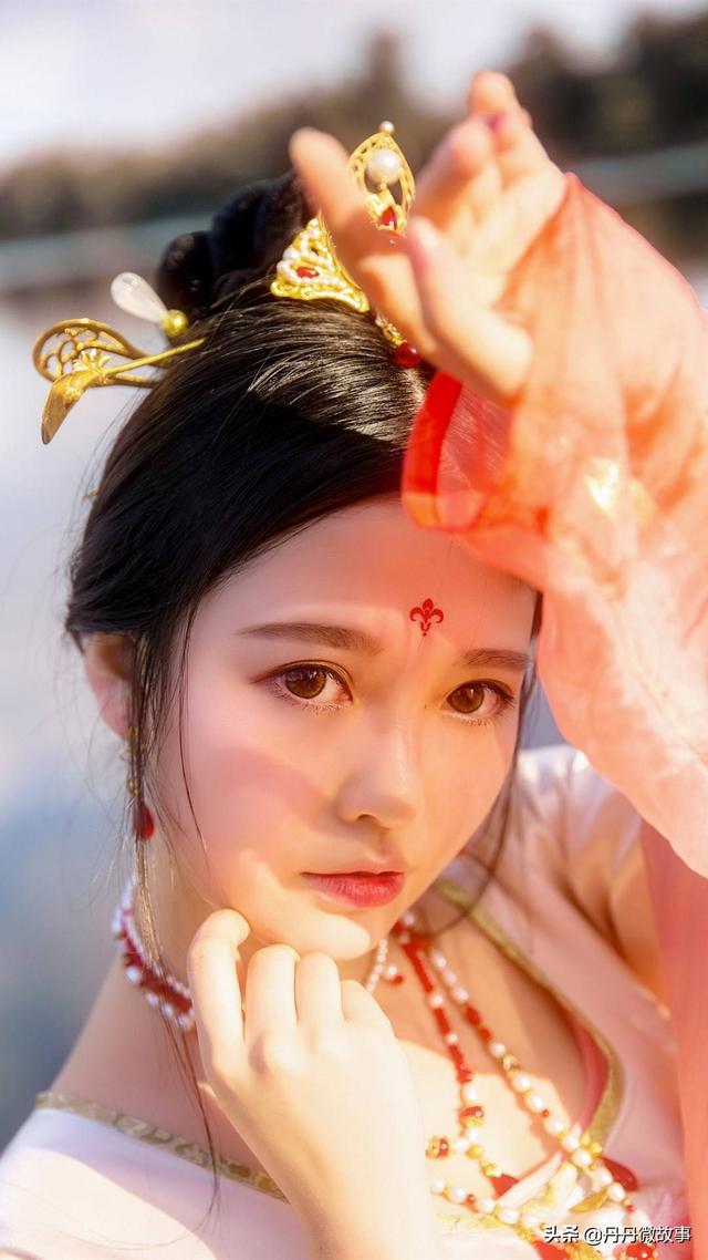 扣下面痛是什么问题（扣下面的时候为什么出血）