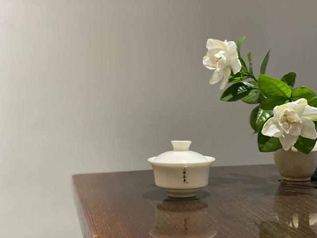 金骏眉属于什么茶叶是红茶还是绿茶（金骏眉属于什么茶夏天能喝吗）