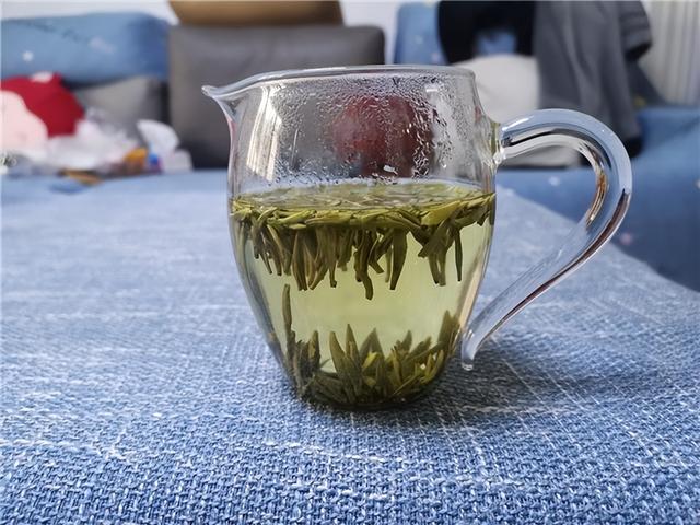 竹叶青是绿茶吗（竹叶青是绿茶还是红茶）