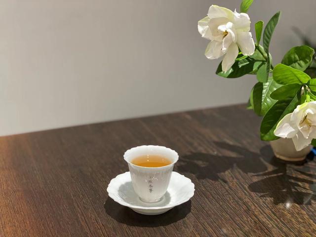 金骏眉属于什么茶叶是红茶还是绿茶（金骏眉属于什么茶夏天能喝吗）