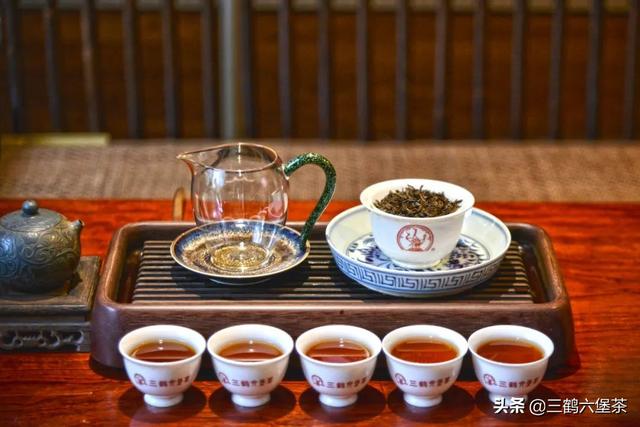 六堡茶的功效与作用及禁忌 祛湿，六堡茶与熟普洱茶的区别