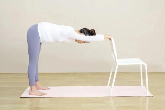 胎教瑜伽动作文字教学（胎教瑜伽动作）